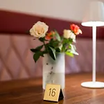 Schloss Sigroen Zirkuswagen Kemping *