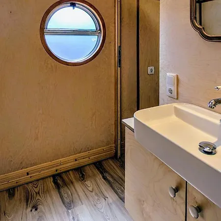 Schloss Sigroen Zirkuswagen مكان تخييم *