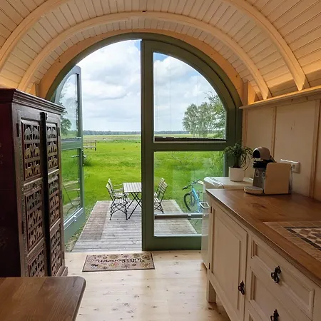 Schloss Sigroen Zirkuswagen Kemp
