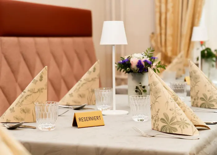 Schloss Sigroen Zirkuswagen *