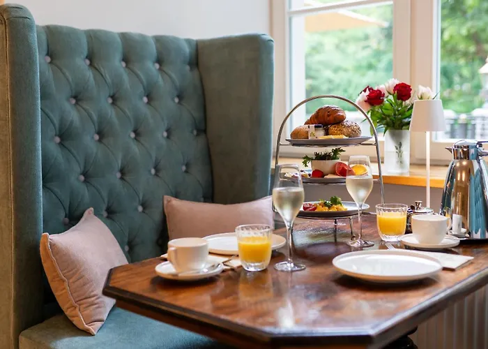 Schloss Sigroen Zirkuswagen *